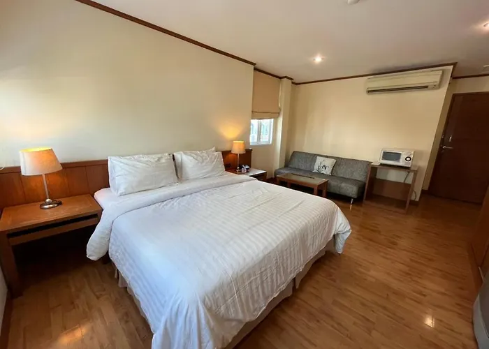 Jhouse Thonglor Hotel 4*