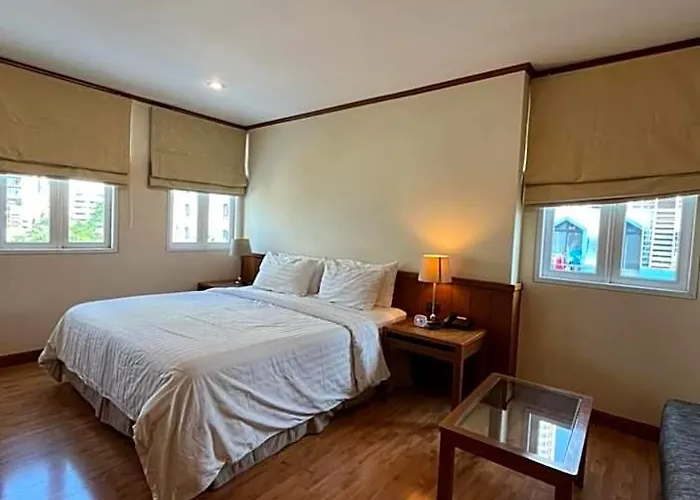 Hotel Jhouse Thonglor 4*